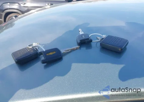 2004 Lincoln Town Car Signature из США, поврежденный, VIN 1LNHM81W74Y657664